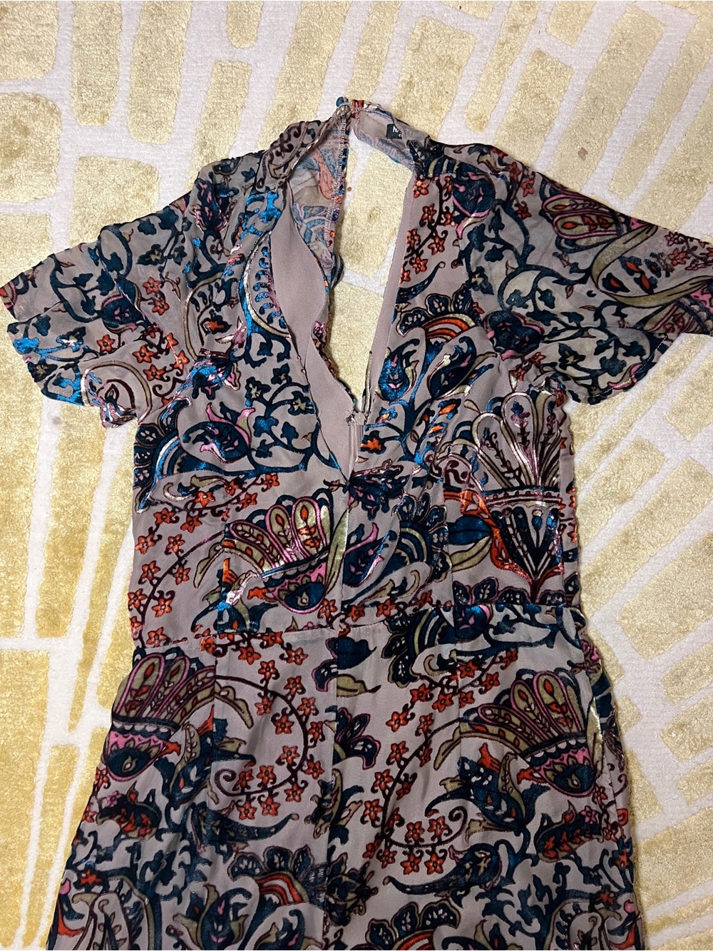 Nasty Gal Taupe Paisley Embroidered Wide-Leg V-Neck Flutter Jumpsuit US 2 AS IS - Picture 3 of 10